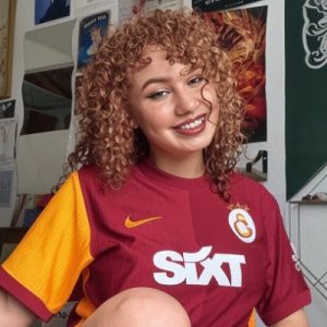 Hoşlandığın Kişiye Asla Atmaman Gereken Mesajlar